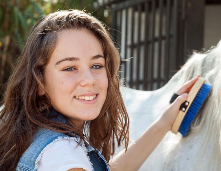 Nikki Alvin-Smith horse trainer, jobs of a horse boarder, how to run a horse barn, finding the right horse barn, finding a home horse