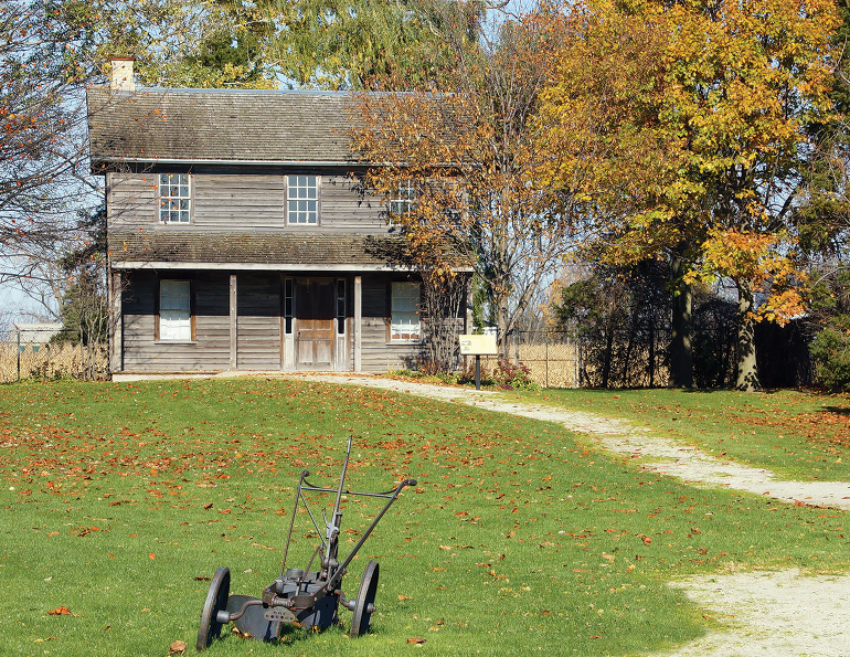 racism horse industry, black jockey history, canadian black history horse industry, emancipation day, black heritage day dresden raceway, harry list jockey, oliver lewis horse jockey, willie simms horse jockey, isaac murphy horse jockey